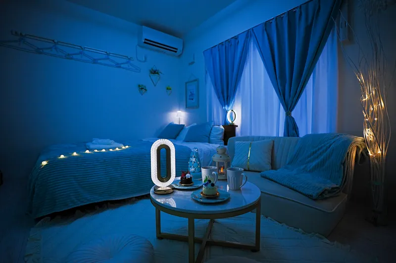 Blue Sky room - night ambiance with blue lighting