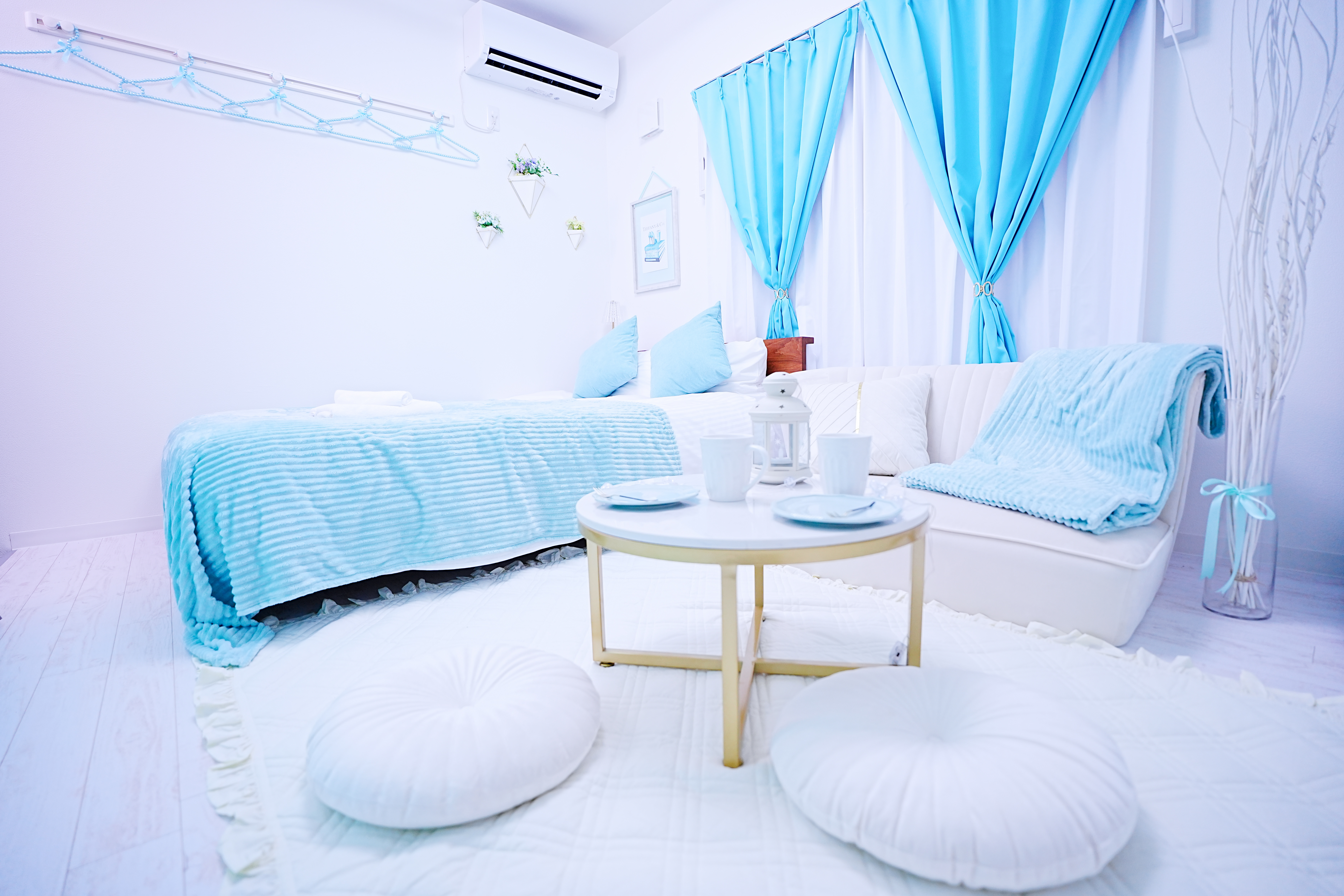 Blue Sky room - lounge table and sofa area